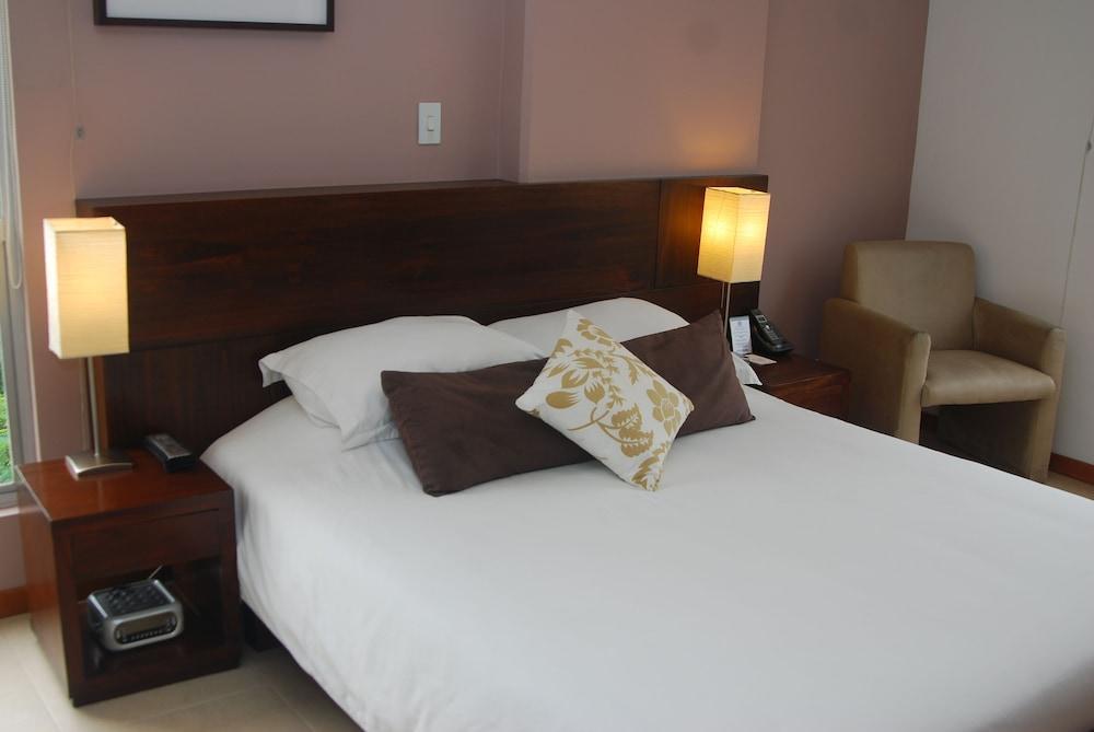 Cyan Suites Poblado By Mde Bnb Medellín Exteriör bild