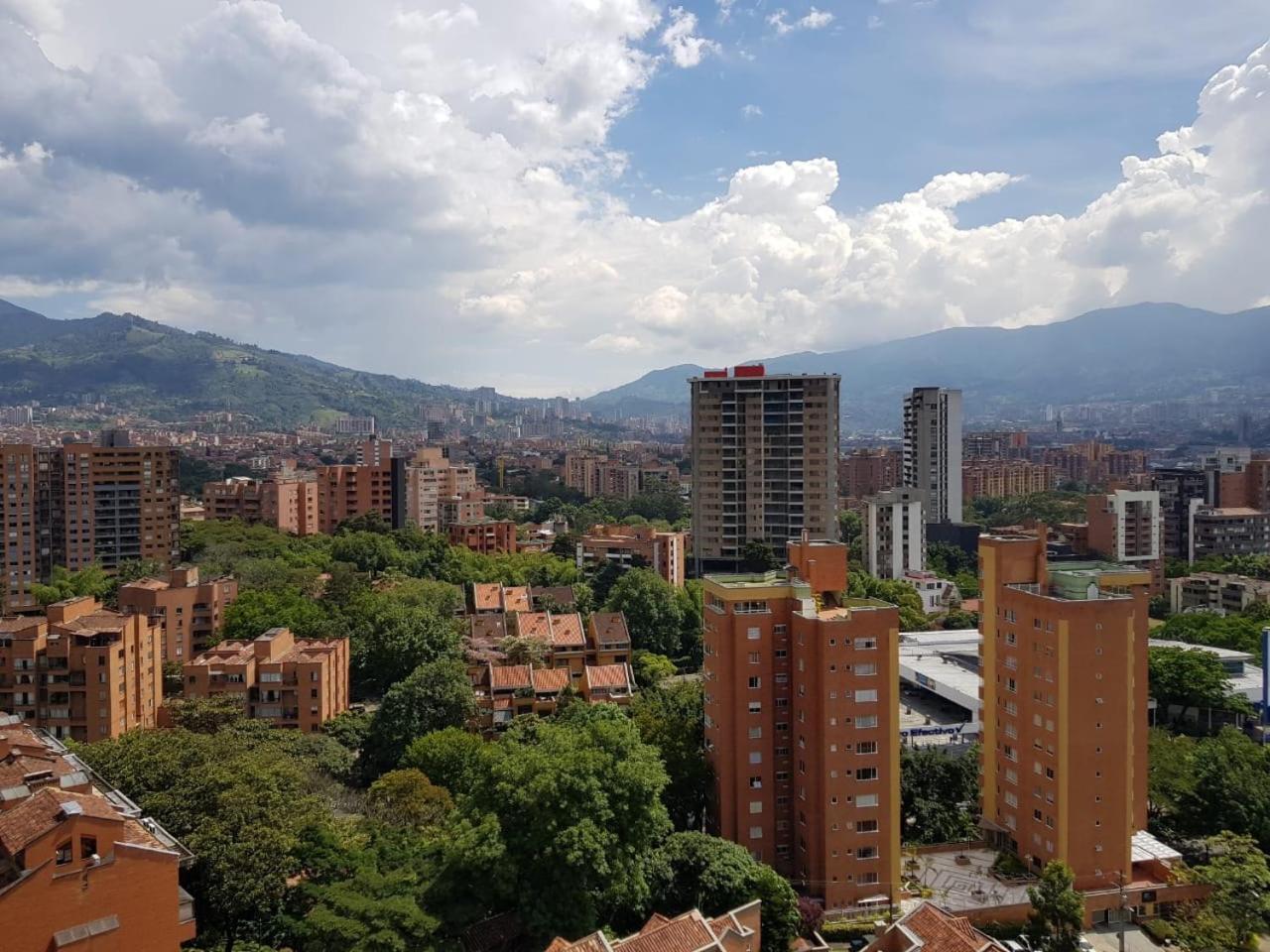 Cyan Suites Poblado By Mde Bnb Medellín Exteriör bild