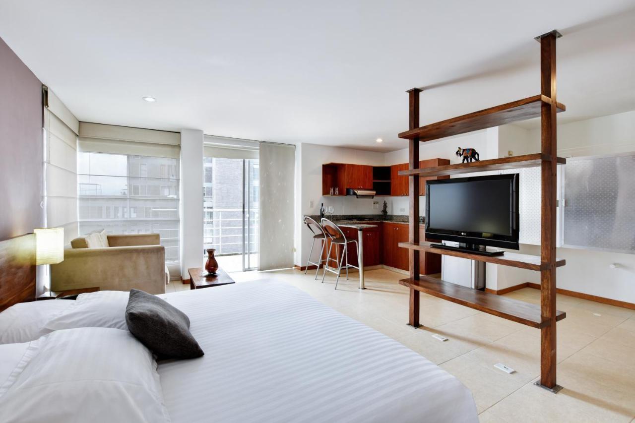 Cyan Suites Poblado By Mde Bnb Medellín Exteriör bild