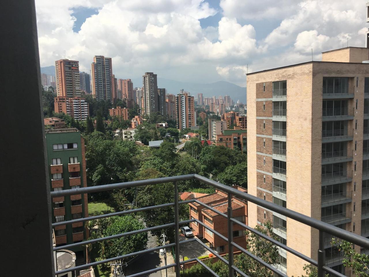 Cyan Suites Poblado By Mde Bnb Medellín Exteriör bild